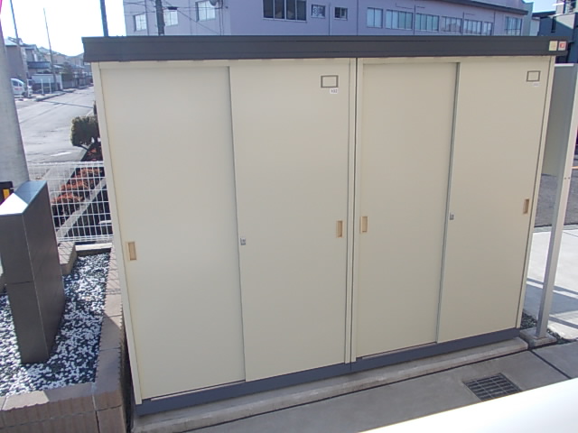 アーバン・スクエアC