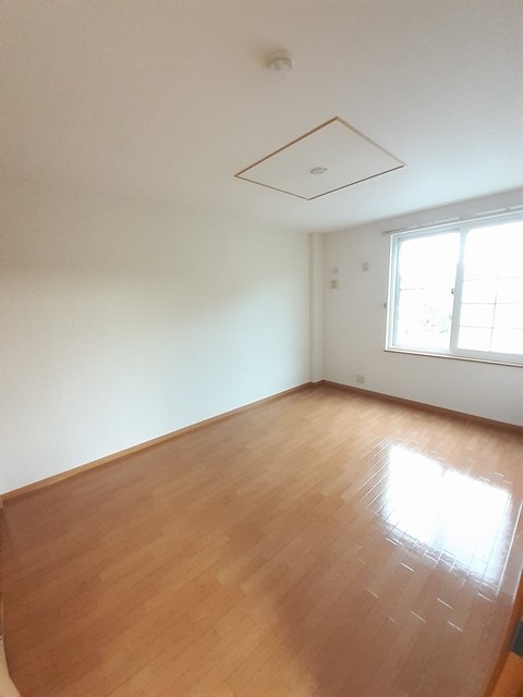 シャン・インテリオーネ