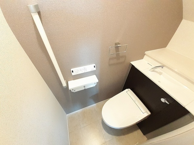 ヴィラ ハナブサ3番館